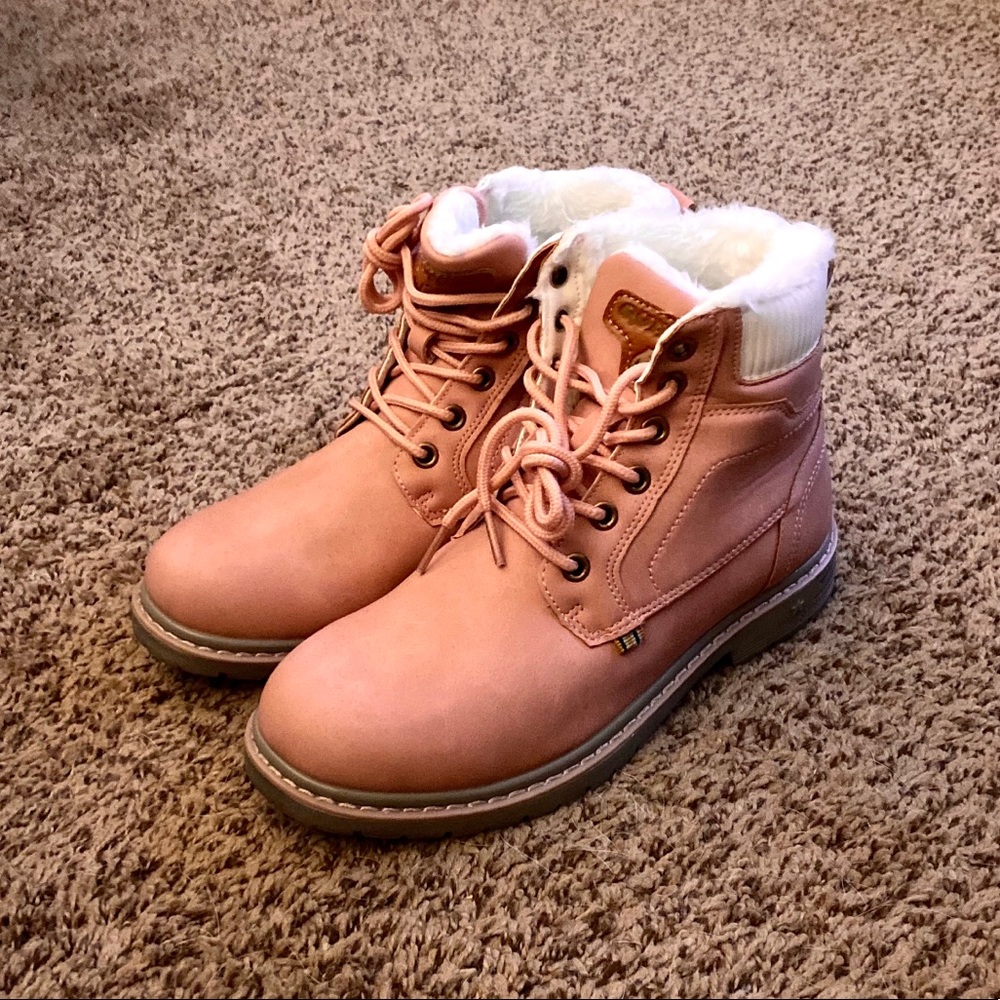 Mishansha Quatchi Pink Suede Boots, size 37